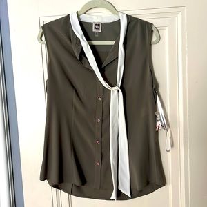 Anne Klein sleeveless top size 12